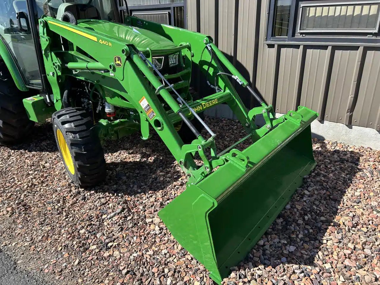 2025 John Deere 440R Nez - Toile/Tapis