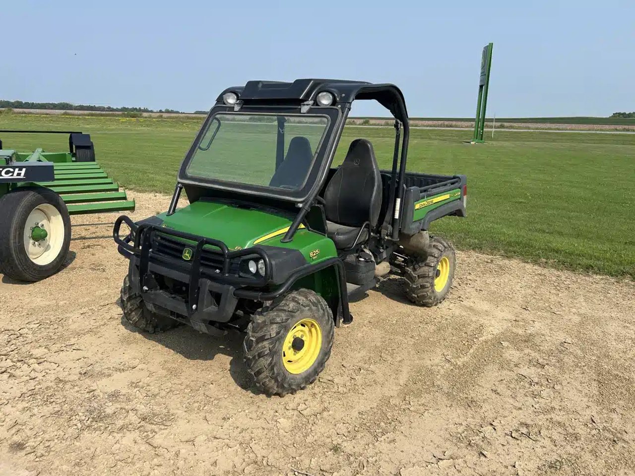2010 John Deere XUV 825I Véhicule utilitaire