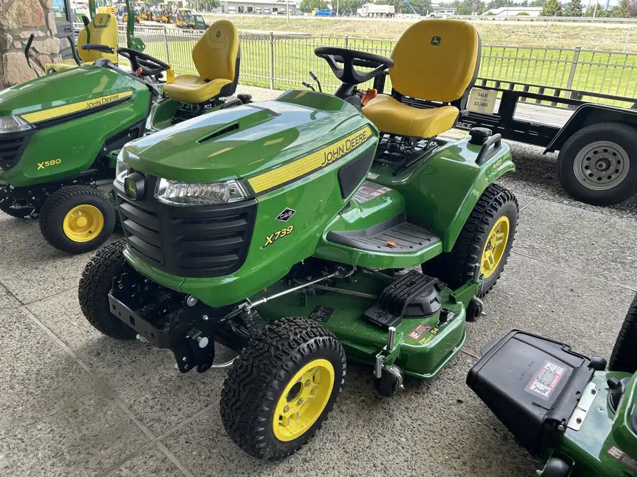 2026 John Deere X739 Tracteur à pelouse