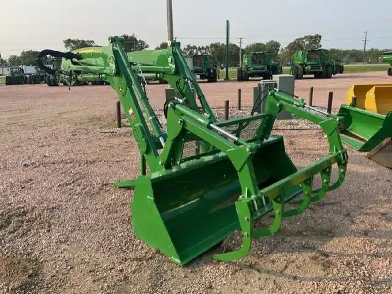 2026 John Deere 640R chargeur frontal