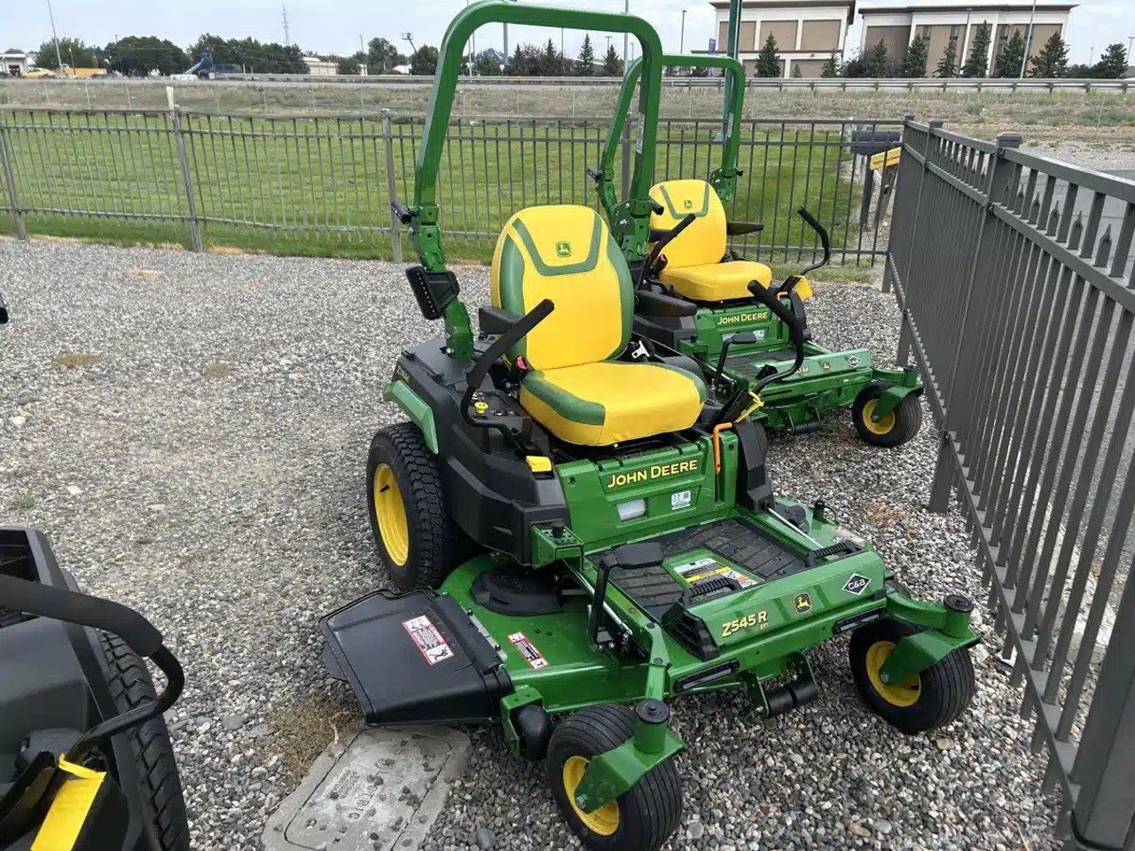 2026 John Deere Z545R Tondeuse à rayon de braquage zéro