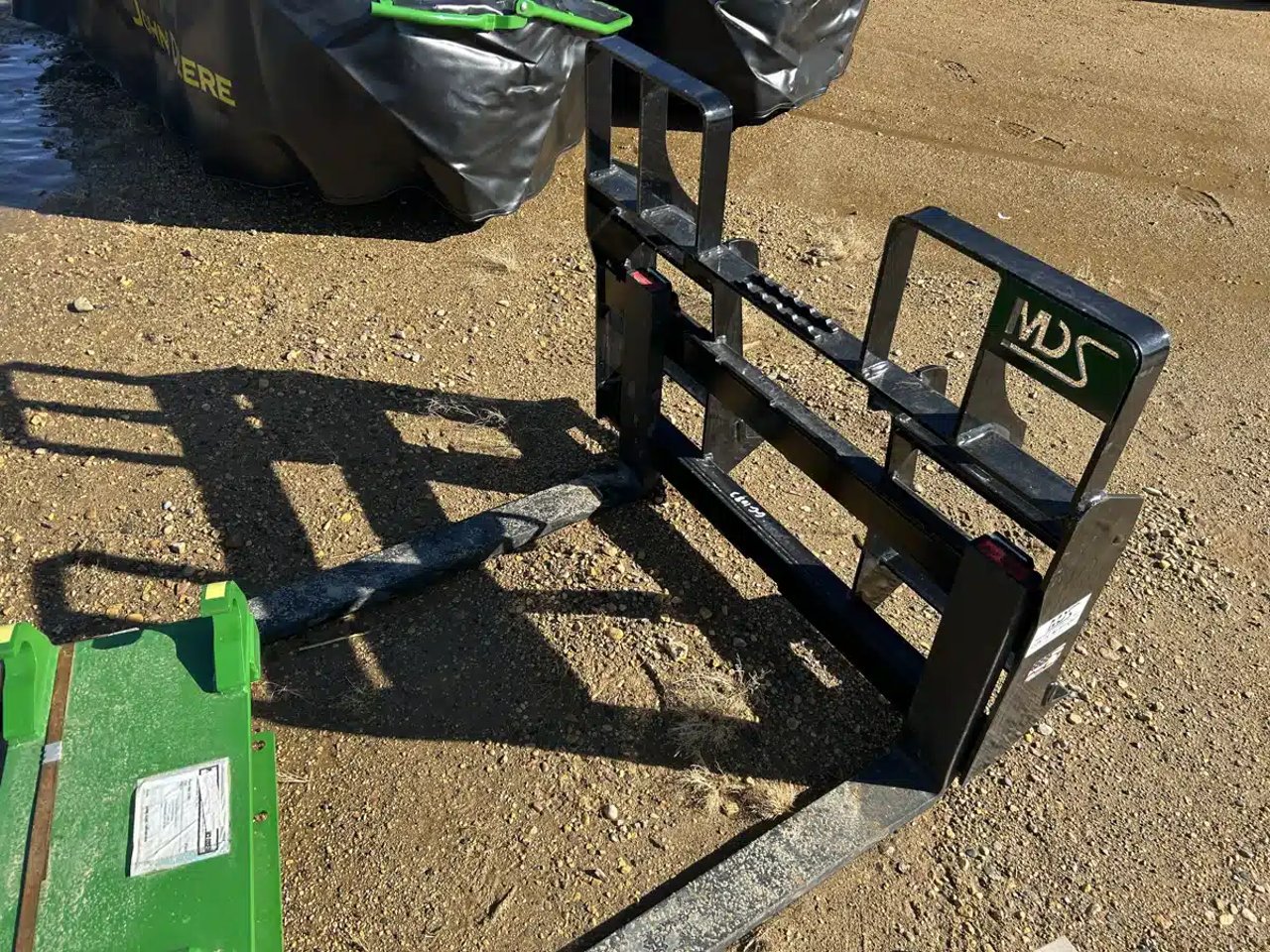 MDS Manufacturing WALK THRU RAIL STYLE PALLET FORK Autre