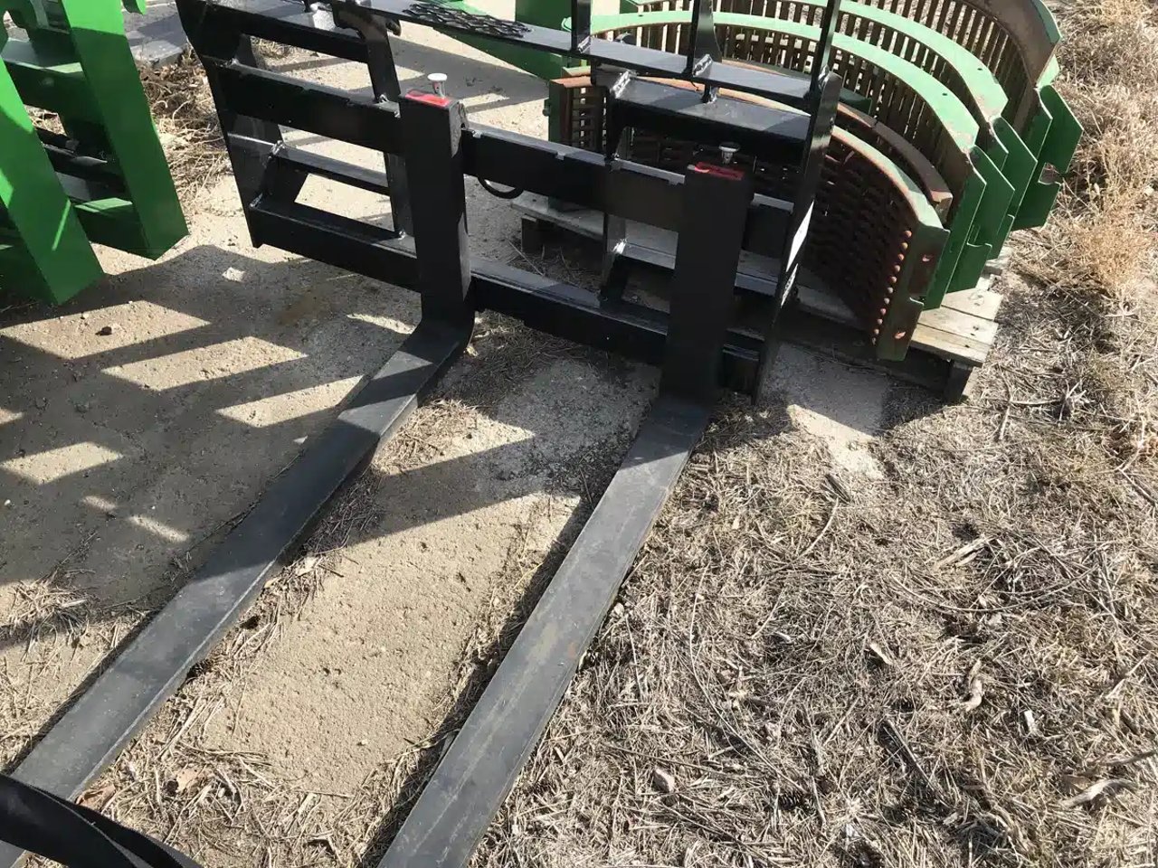 MDS Manufacturing WALK THRU RAIL STYLE PALLET FORK Autre