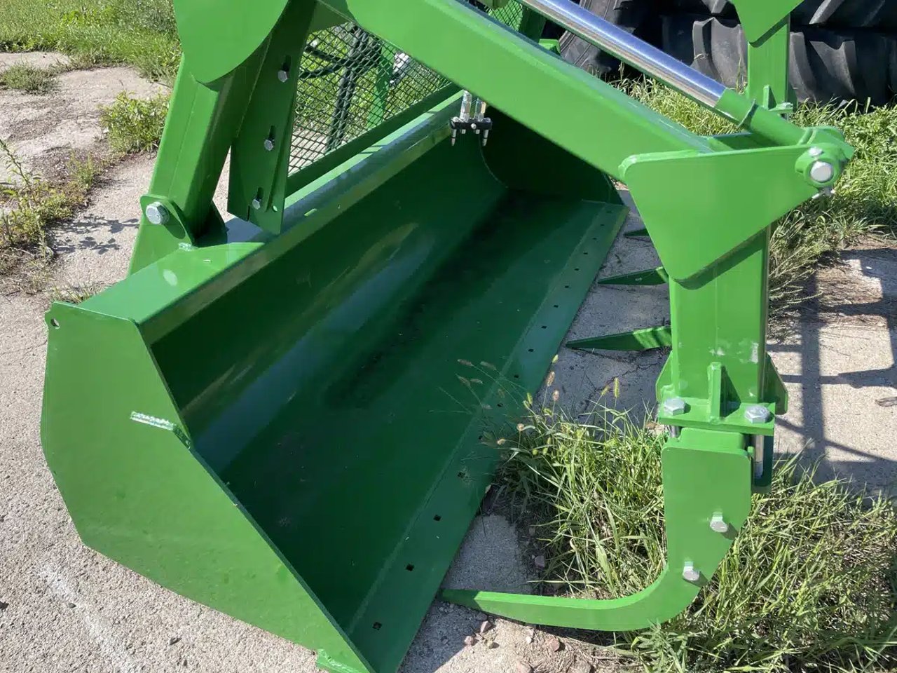 2025 John Deere 8ft Godet (bucket)