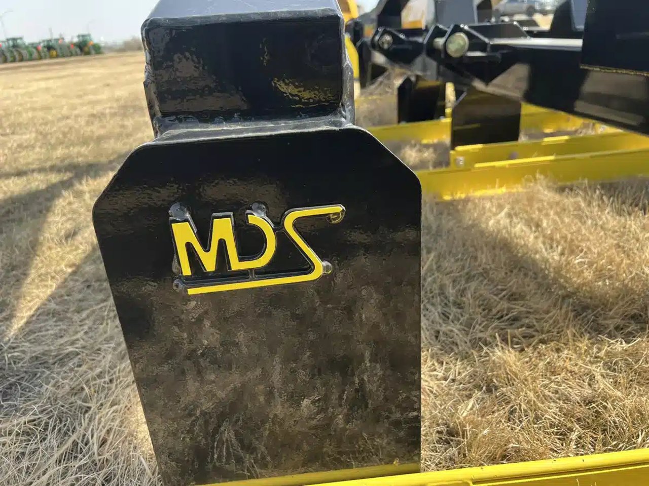 MDS Manufacturing 3-Point Two Bale Carrier Pic à Balle