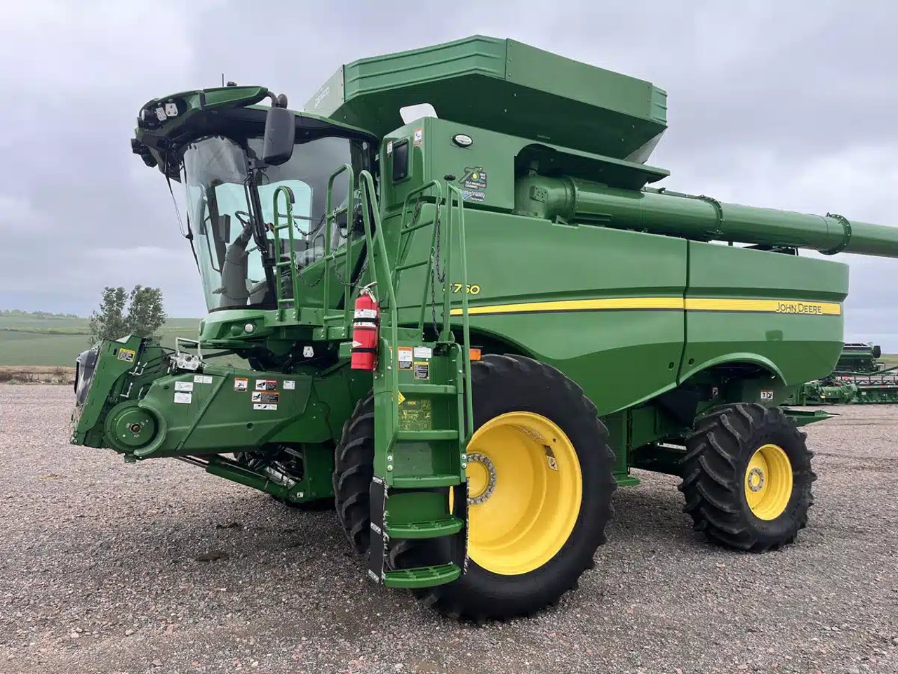 2022 John Deere S760 Batteuse