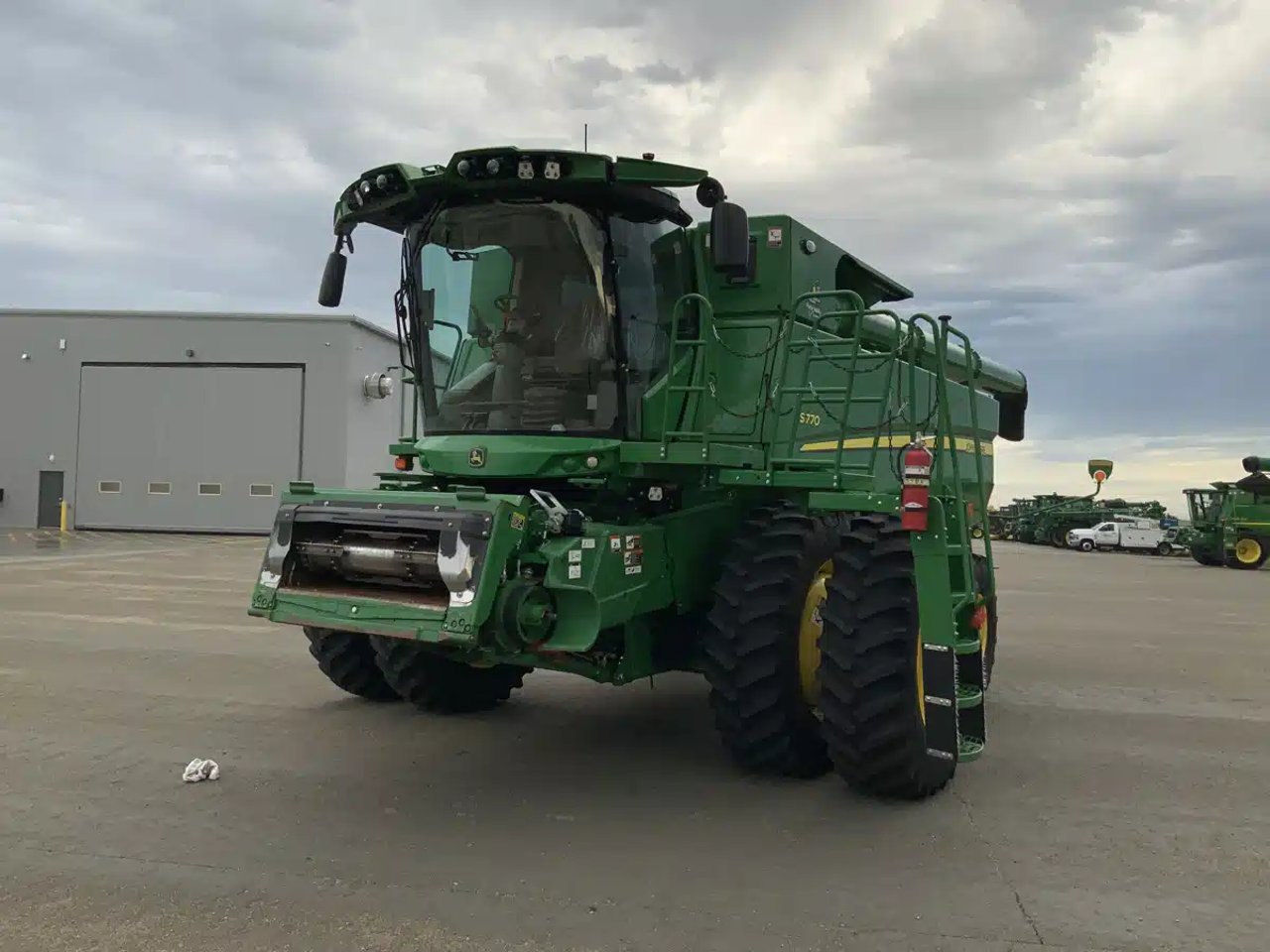 2022 John Deere S770 Batteuse