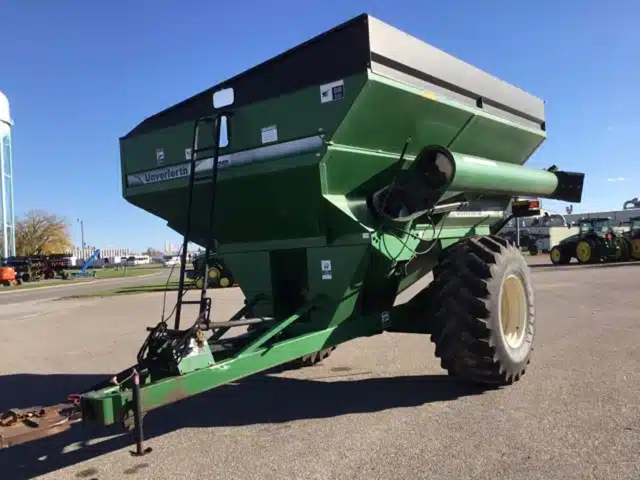 2005 Unverferth 7250 Chariot à Grain