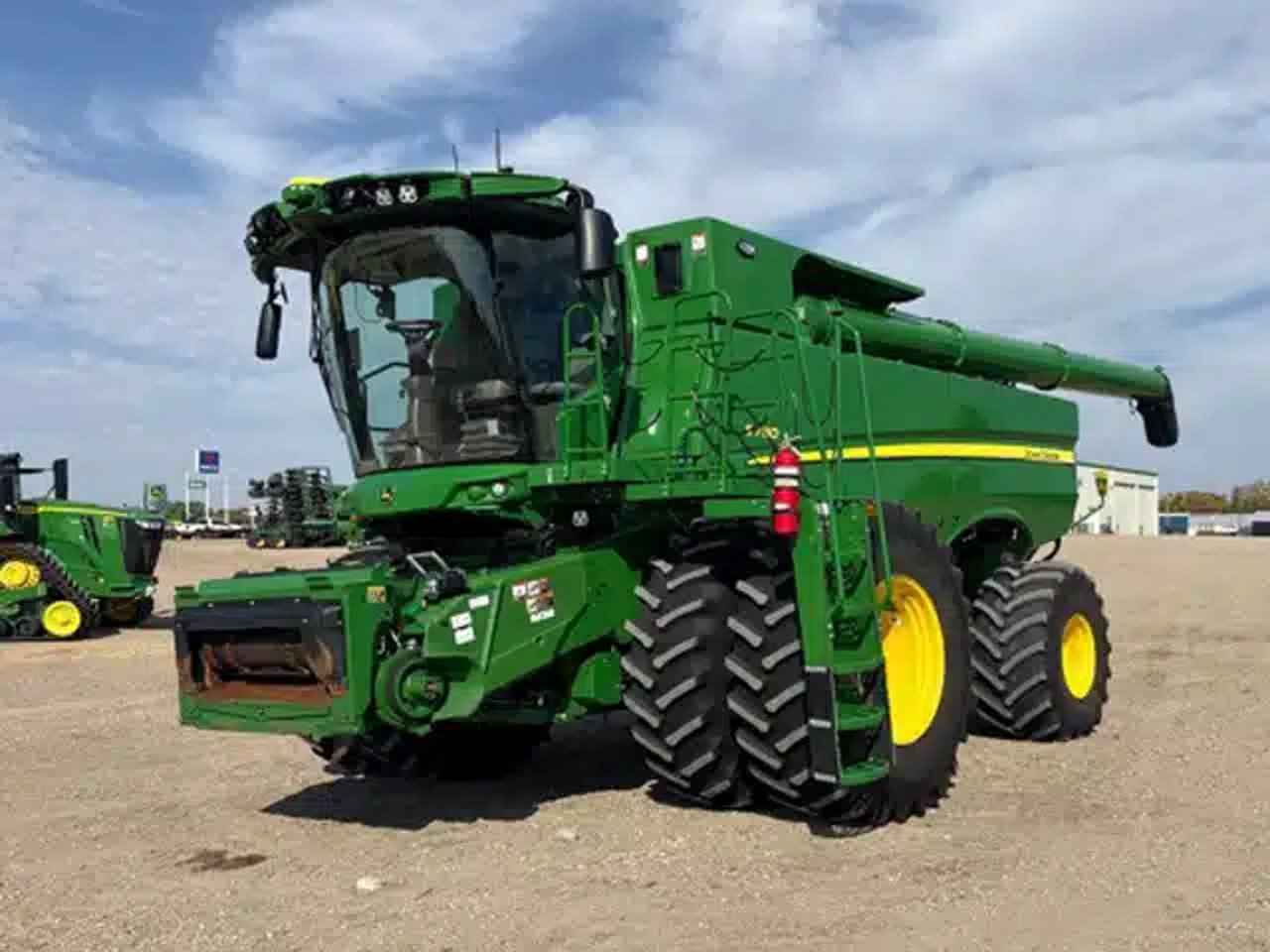 2024 John Deere S780 Batteuse