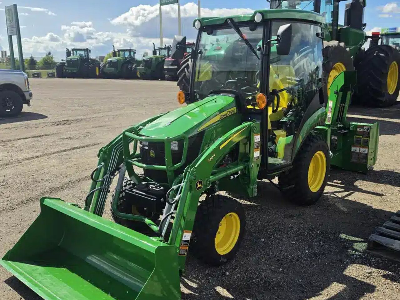 2024 John Deere 2025R Tracteur