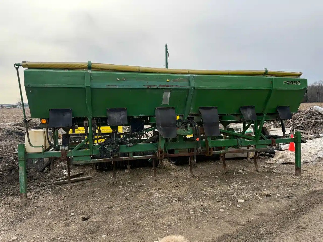 6 Row Ridger and Dry Fertilizer Hopper Équipement pour pommes de terre