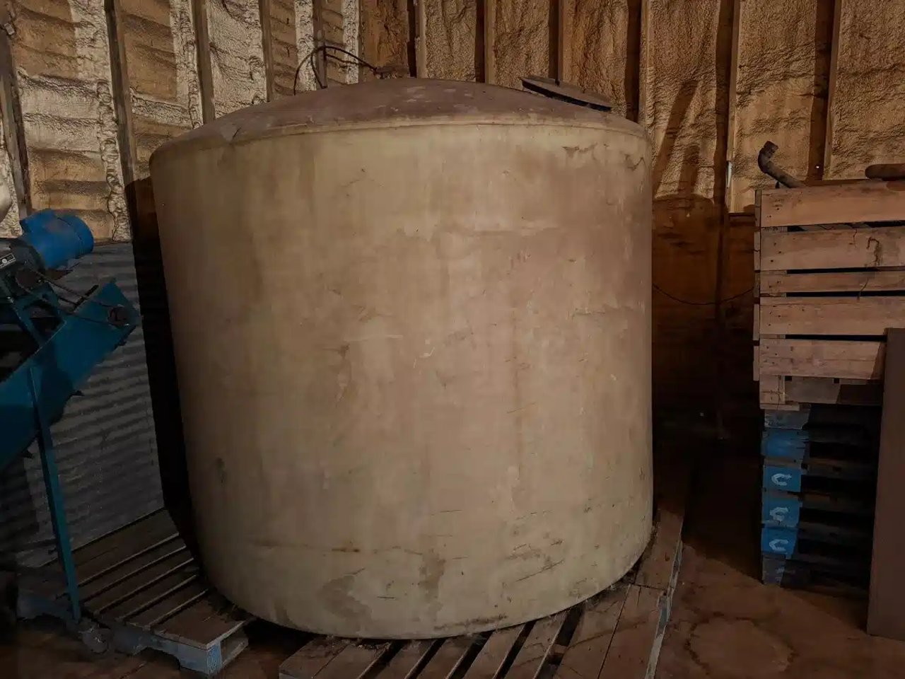 SOLD! 2500 Gallon Réservoir