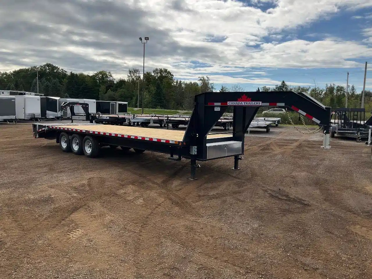 2027 Canada Trailers 8.5X28 10.5 TON GOOSENECK DECKOVER Remorque - Plateforme