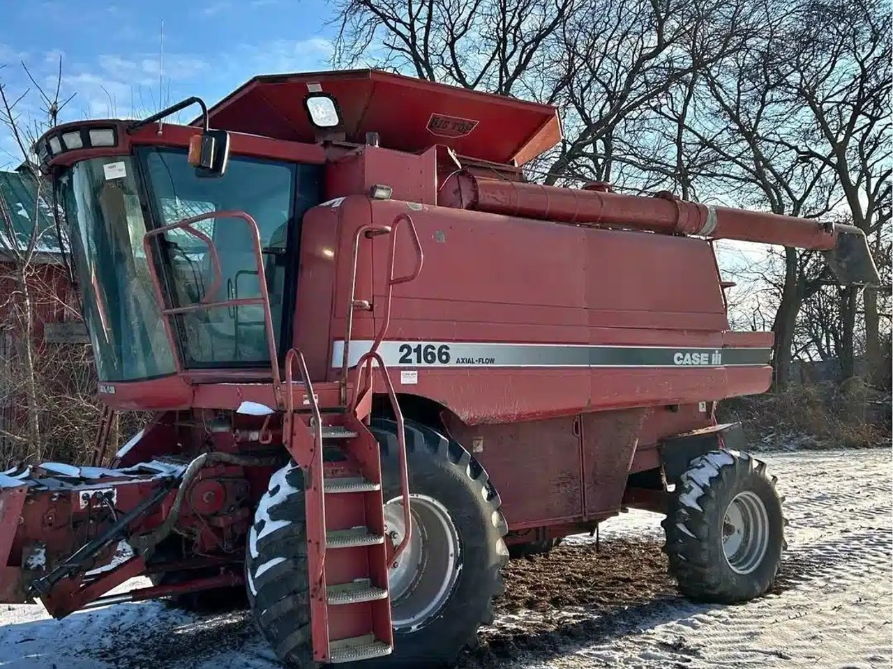 1996 Case IH 2166 Batteuse