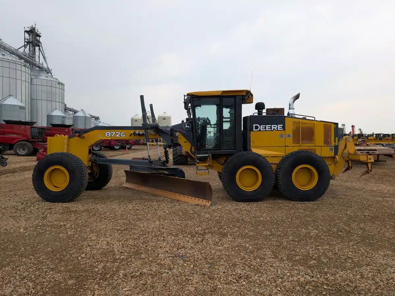 2012 DEERE 872G Niveleuse (Gratte panier)