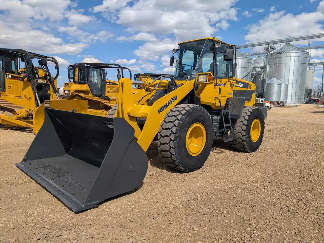 2011 Komatsu WA320-6 Chargeur sur roues