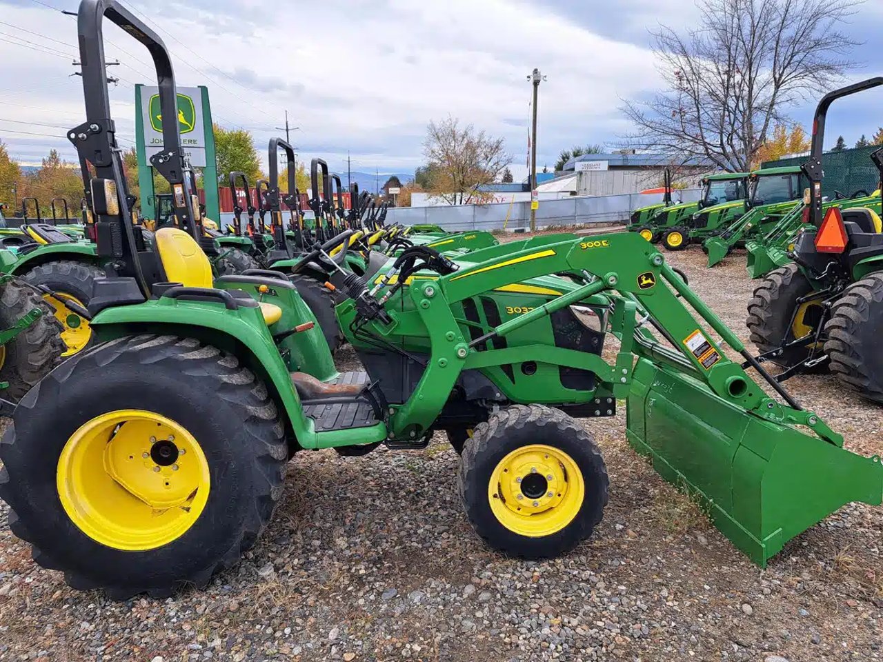 2022 John Deere 3032E Tracteur