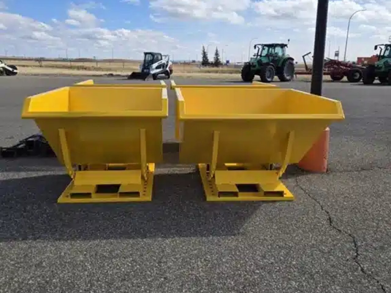 2025 DE DUMPSTER 2 YD³ TIPPING BIN VTT