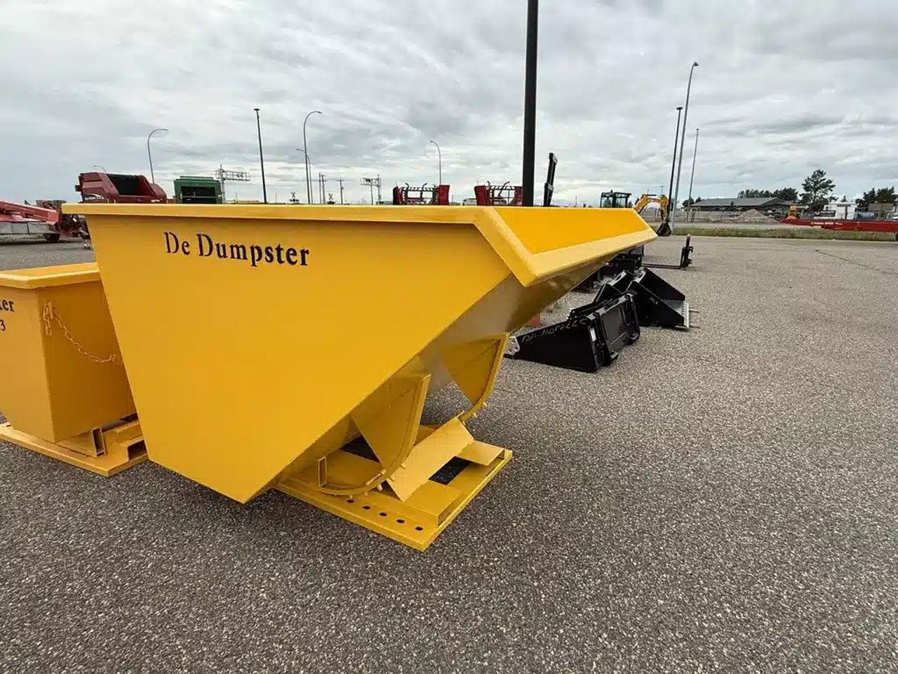 2025 4.5 YD³ TIPPING BIN VTT