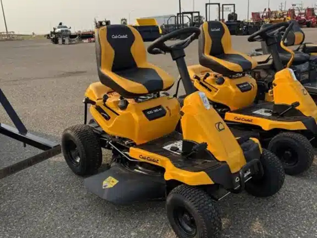 2026 Cub Cadet CC30H Tondeuse à rayon de braquage zéro