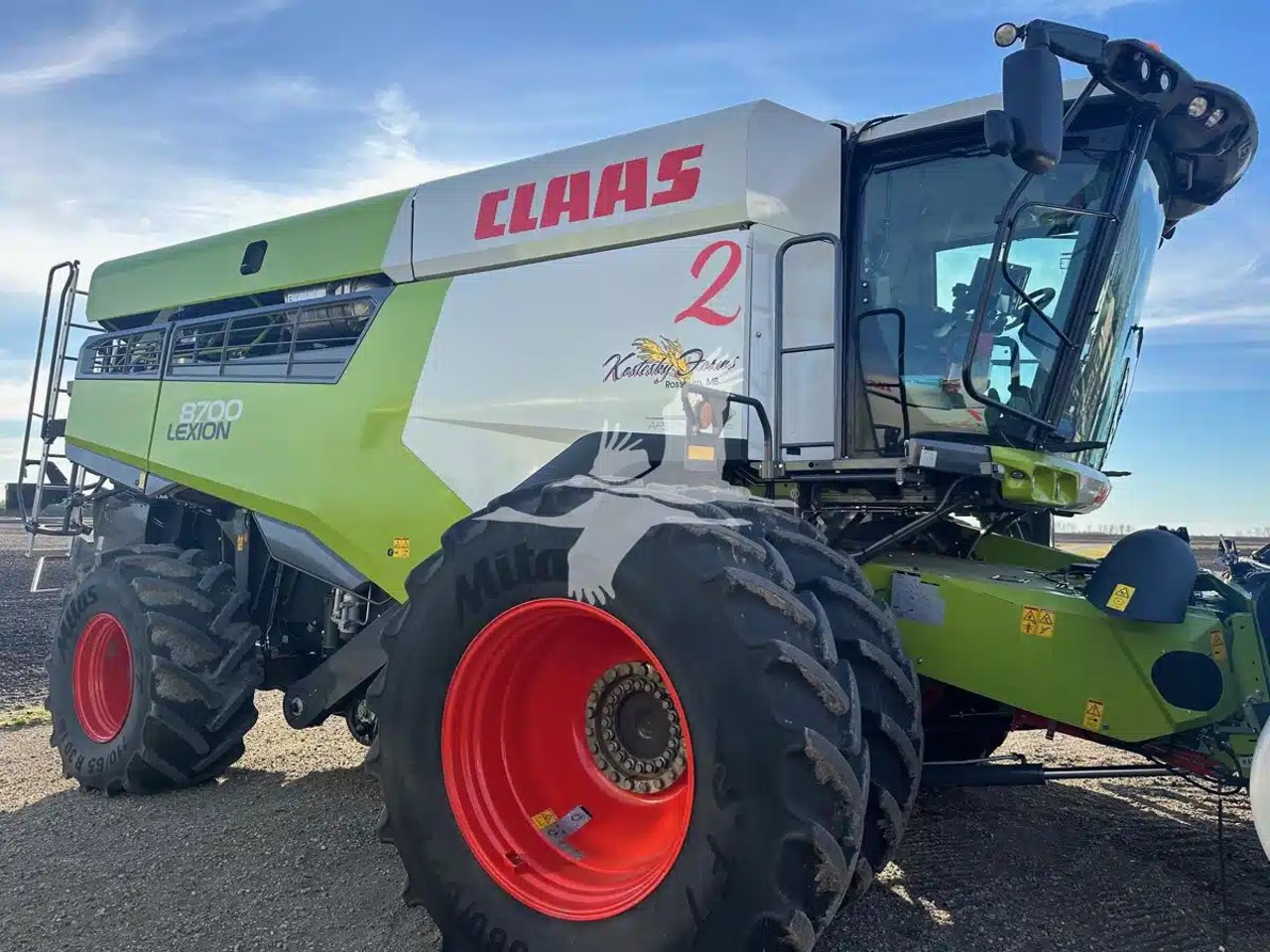 2022 CLAAS LEXION 8700 Batteuse