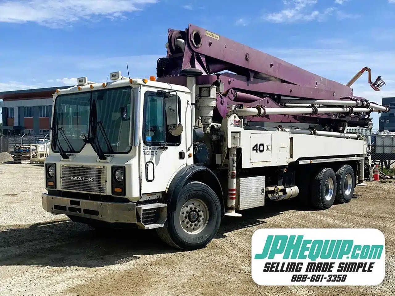2005 Mack MR688S Camion - pickup