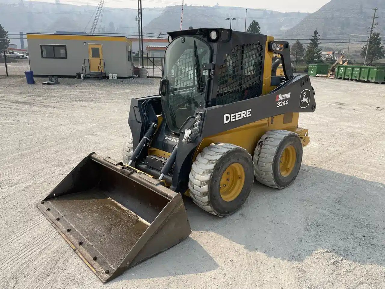 2022 John Deere 324G chargeuse à direction à glissement