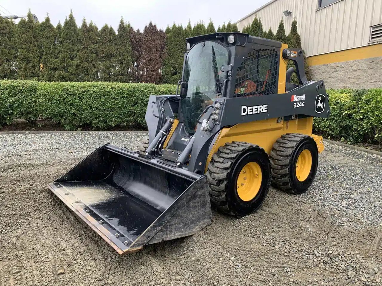 2022 John Deere 324G chargeuse à direction à glissement