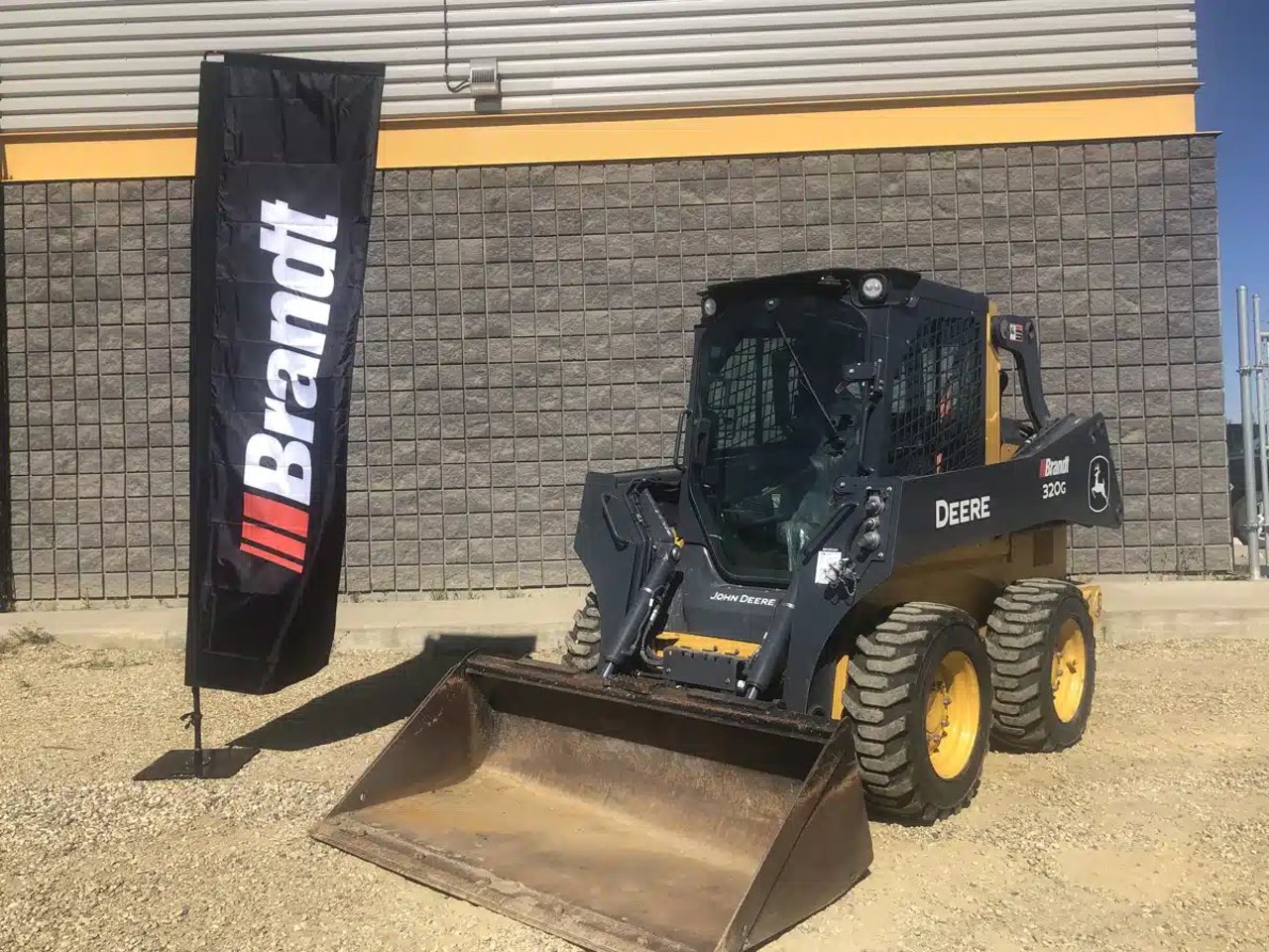 2021 John Deere 320G chargeuse à direction à glissement