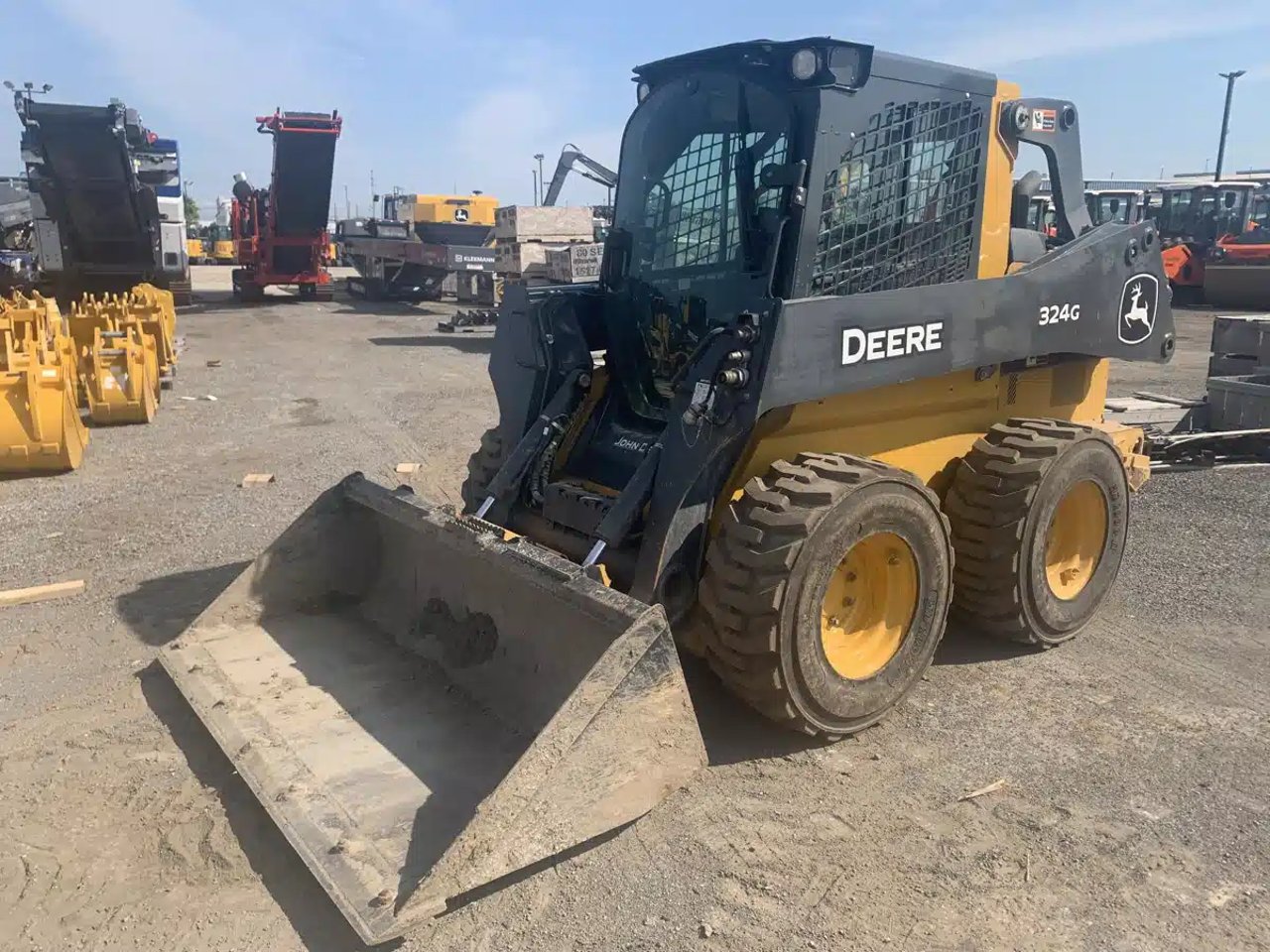 2022 John Deere 324G chargeuse à direction à glissement