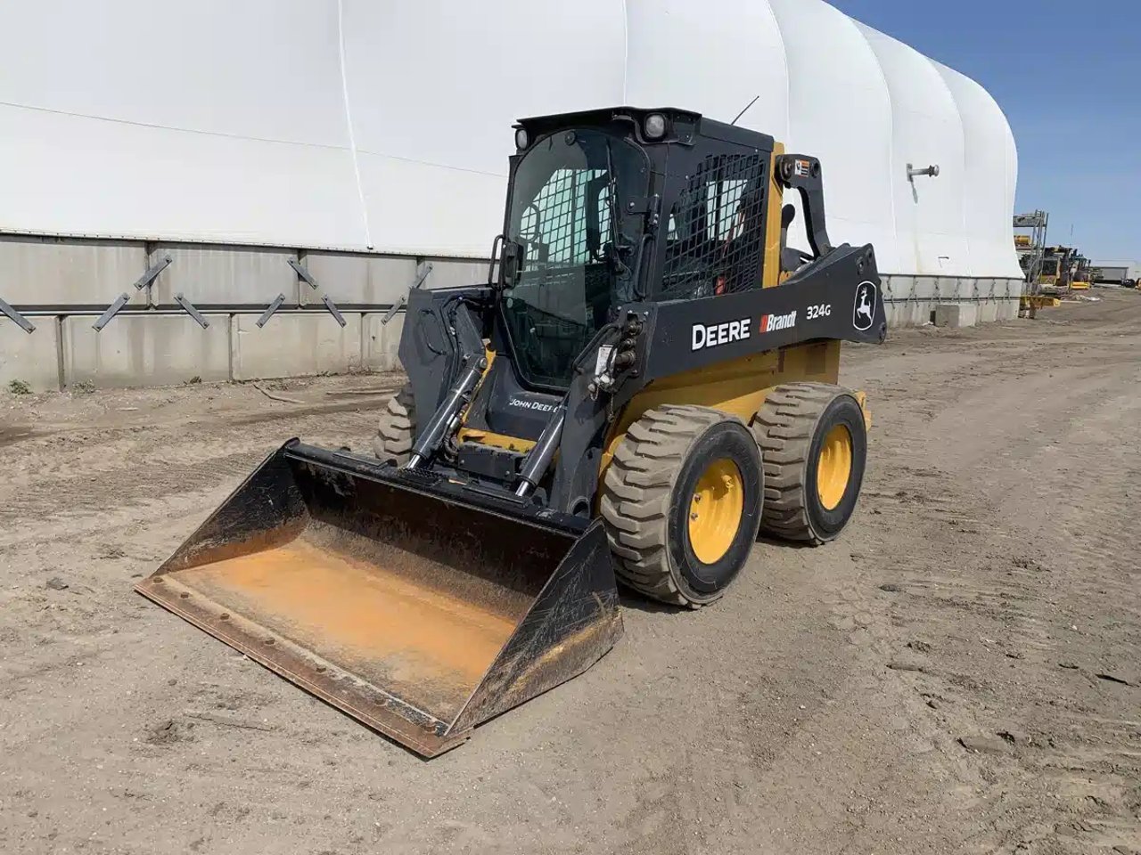2024 John Deere 324G chargeuse à direction à glissement