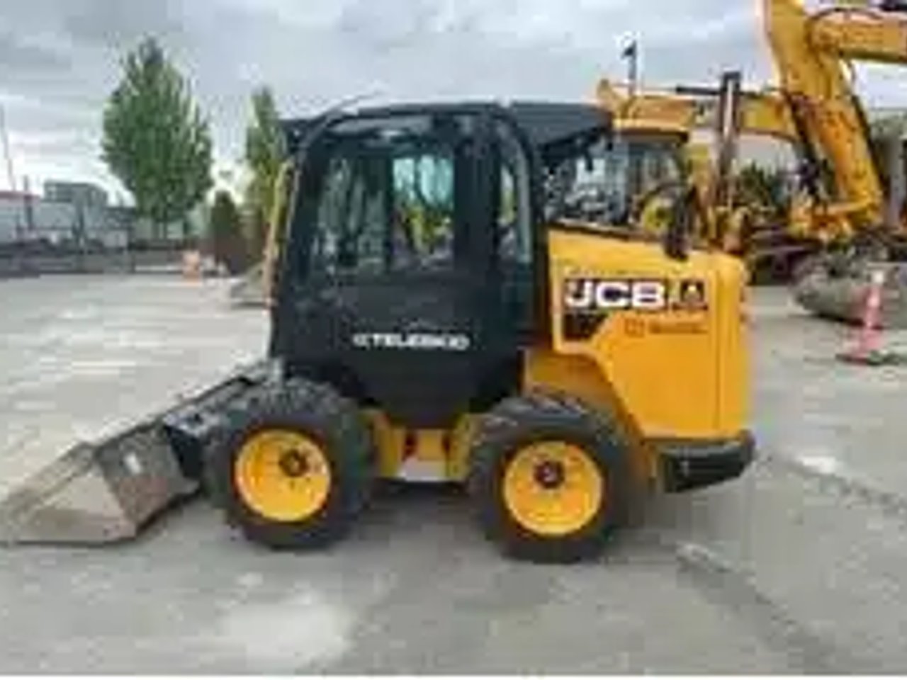 2024 JCB 3TS-8W chargeuse à direction à glissement