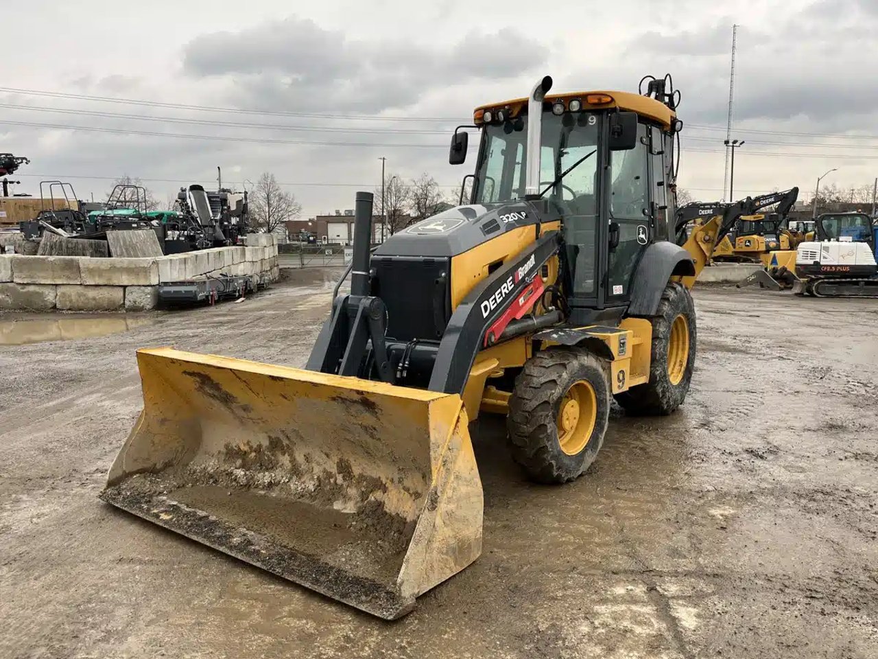 2023 John Deere 320P Rétrocaveuse
