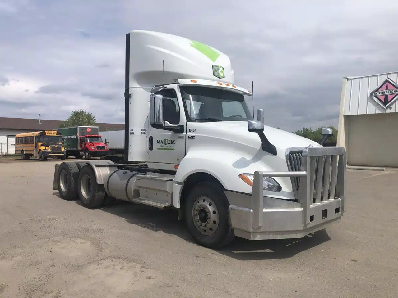 2023 International LT625 Camion dix roues