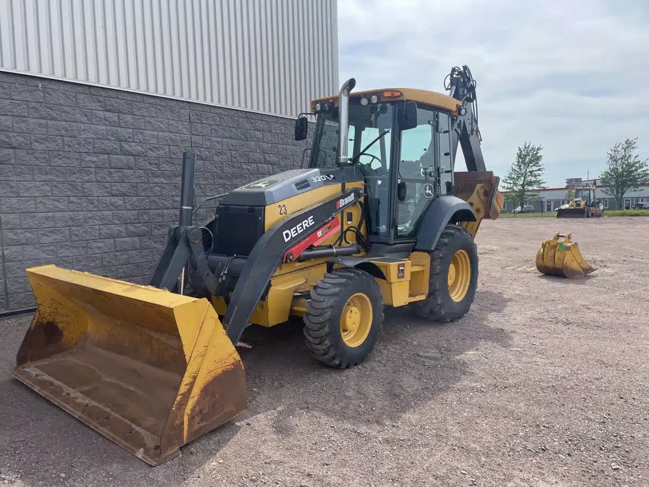 2023 John Deere 320P Rétrocaveuse