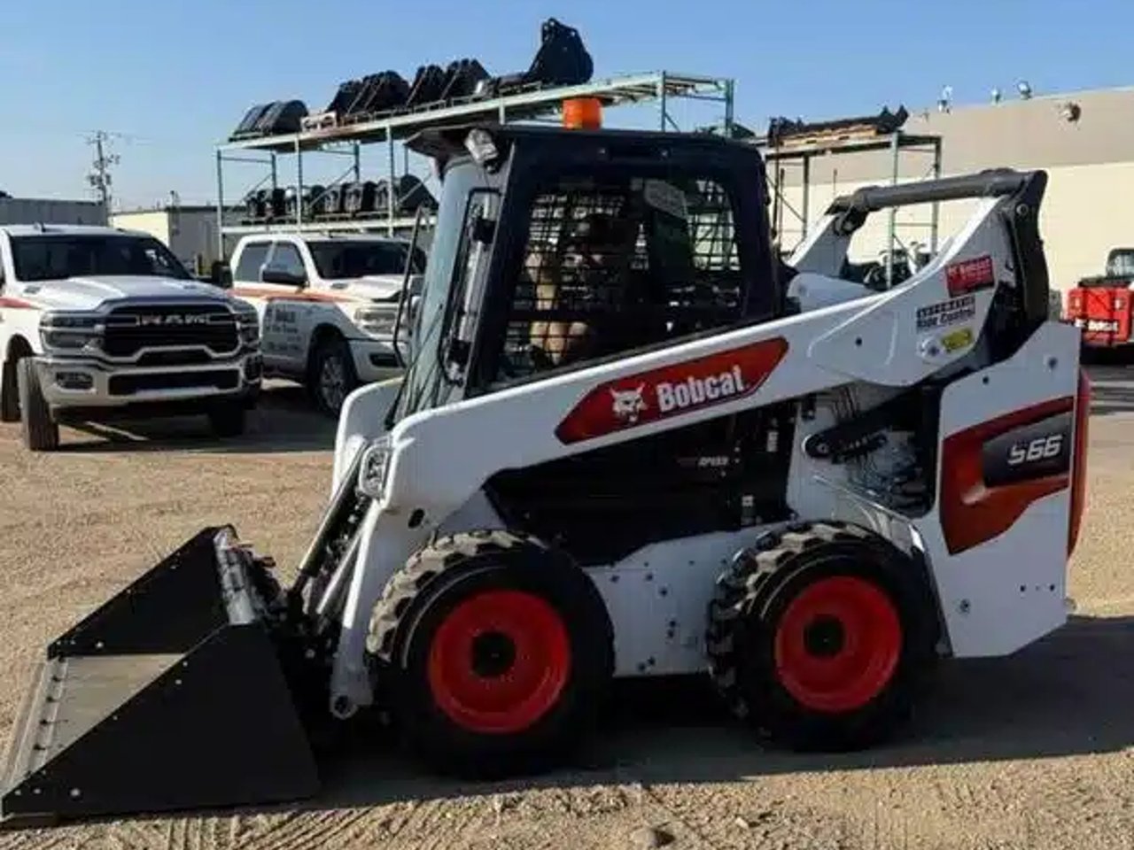 2024 Bobcat S66 chargeuse à direction à glissement