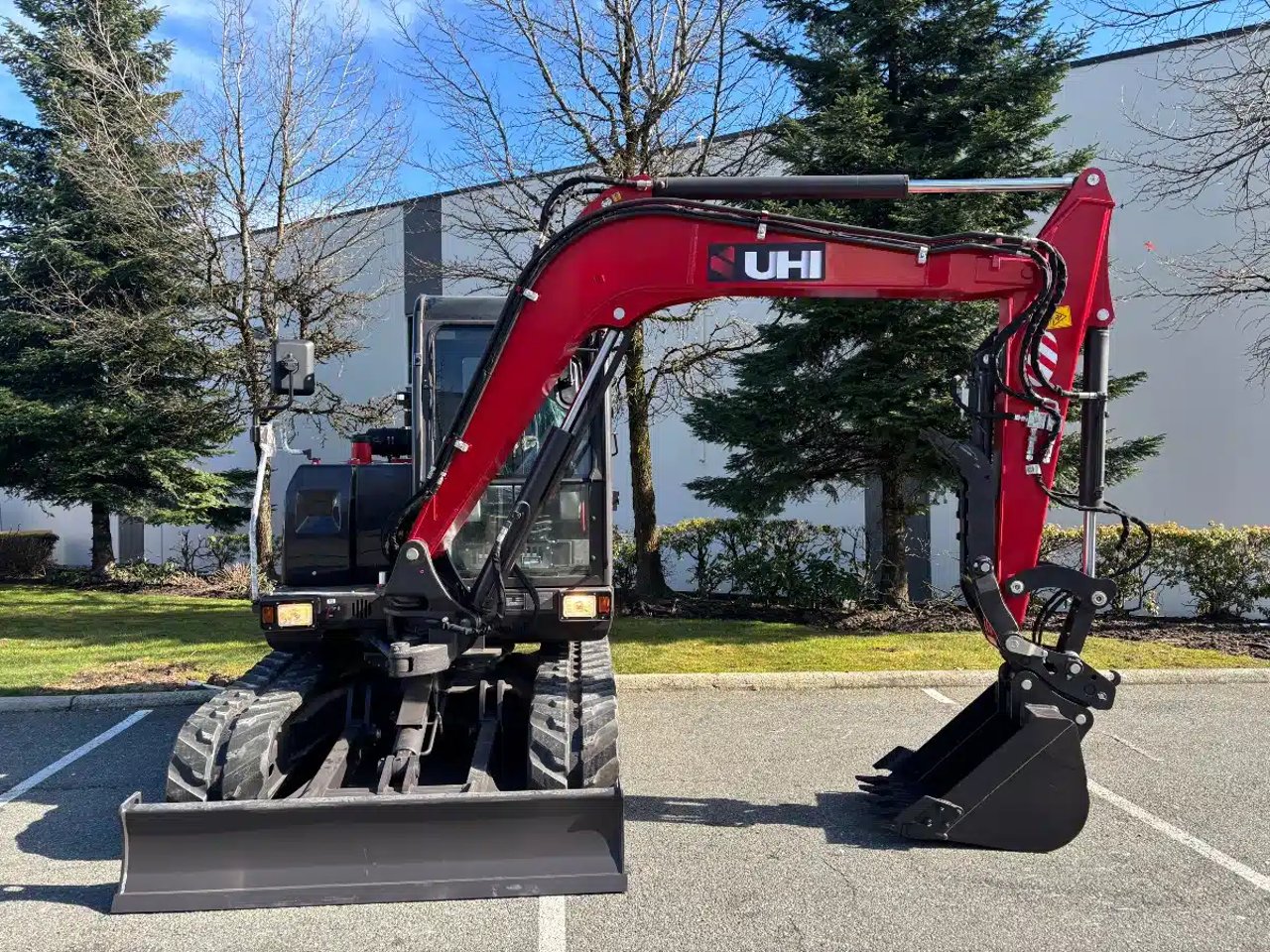UHI Machinery UME60 Excavatrice