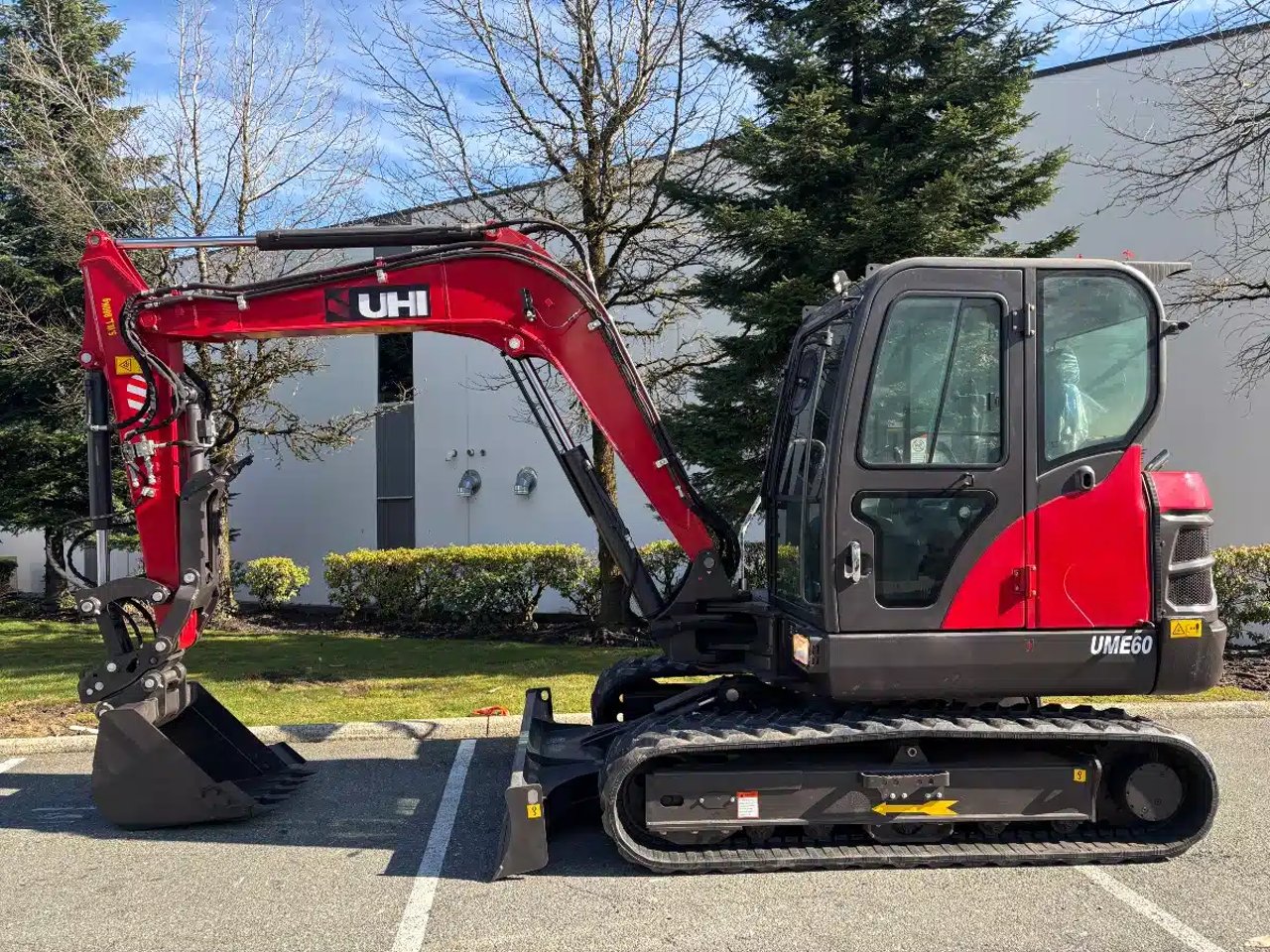 UHI Machinery UME60 Excavatrice
