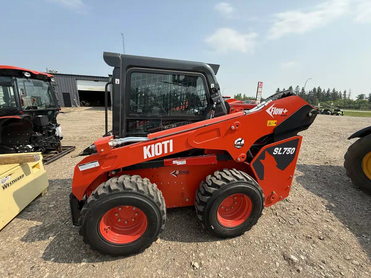 2025 Kioti SL750 Flow Plus chargeuse à direction à glissement