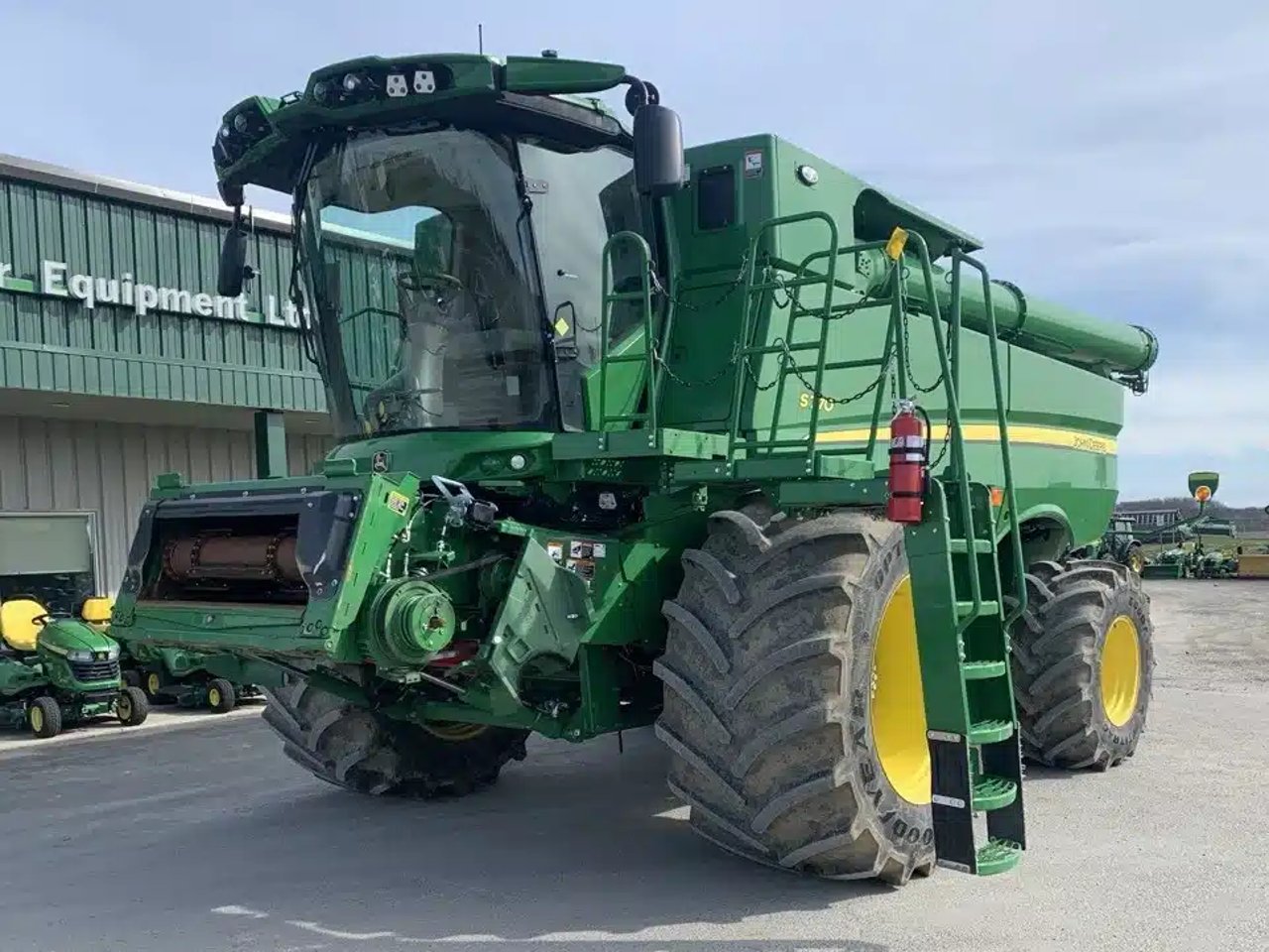 2023 John Deere S770 Batteuse