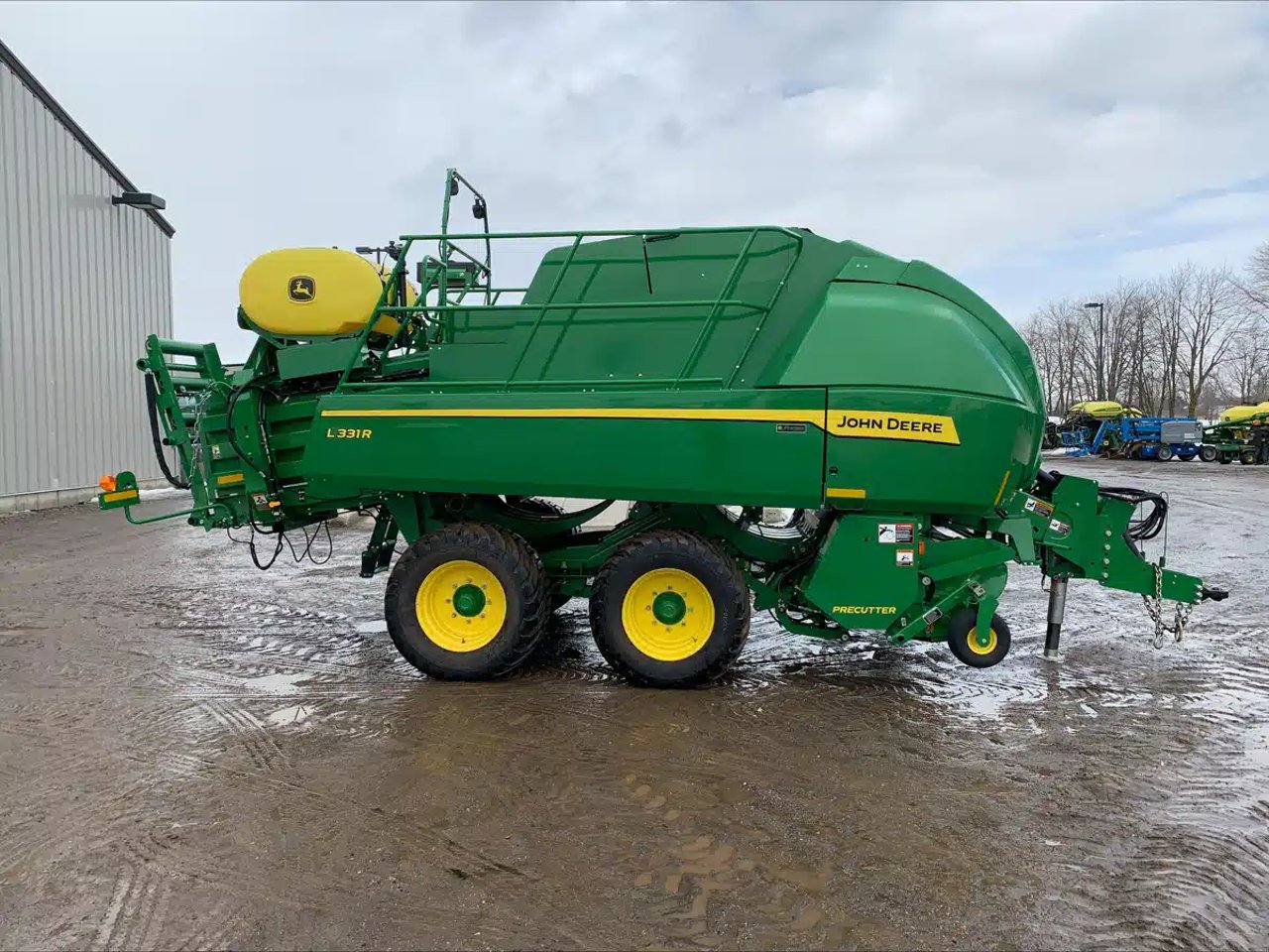 2024 John Deere L331 Presse à Balle Carrée/Large