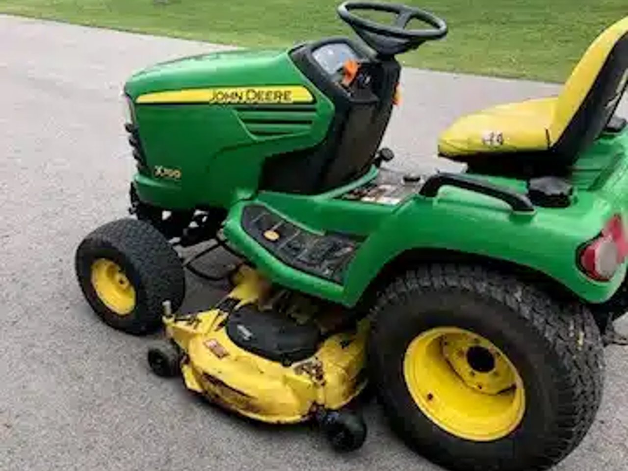 2006 John Deere X700 Tracteur à pelouse