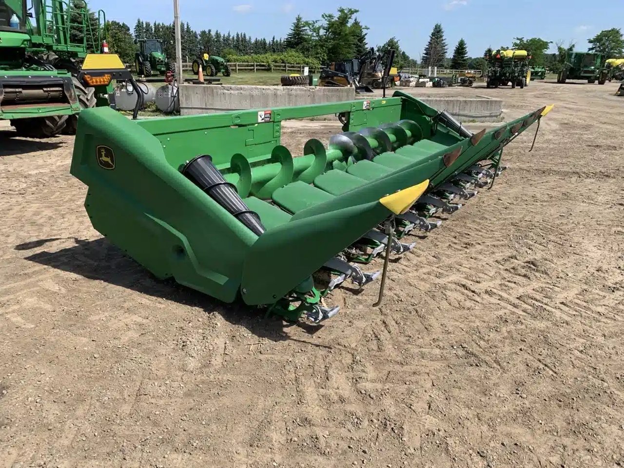 2022 John Deere C8R Nez - Maïs