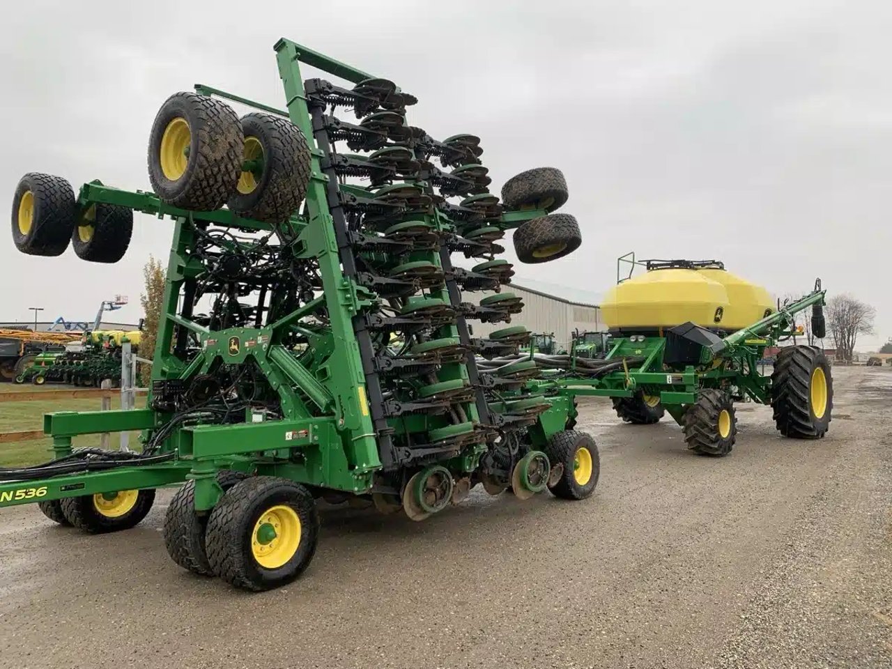 2022 John Deere N536 Semoir à air