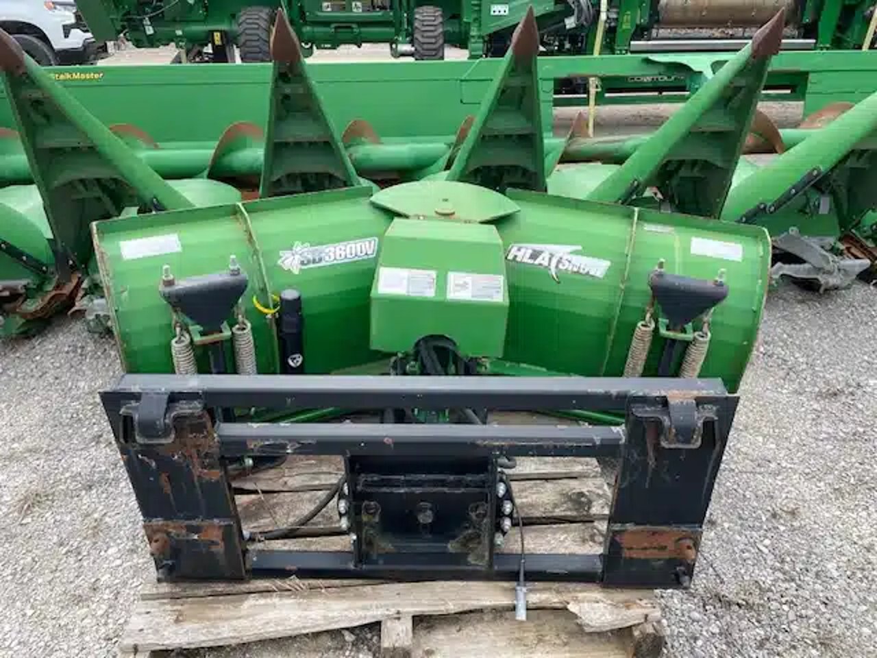 2016 HLA Attachments SB3600V Gratte à neige