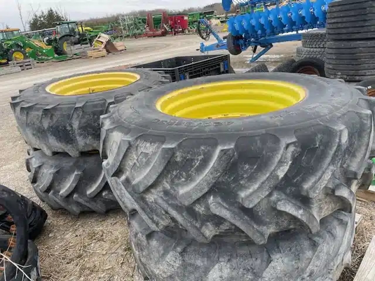 420/85R30 FR DUAL SET Pneus