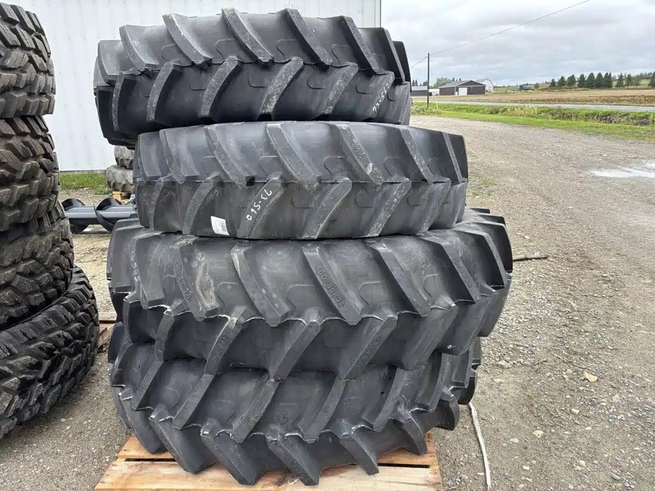 Armour 14.9R28 & 18.4R38 Pneus