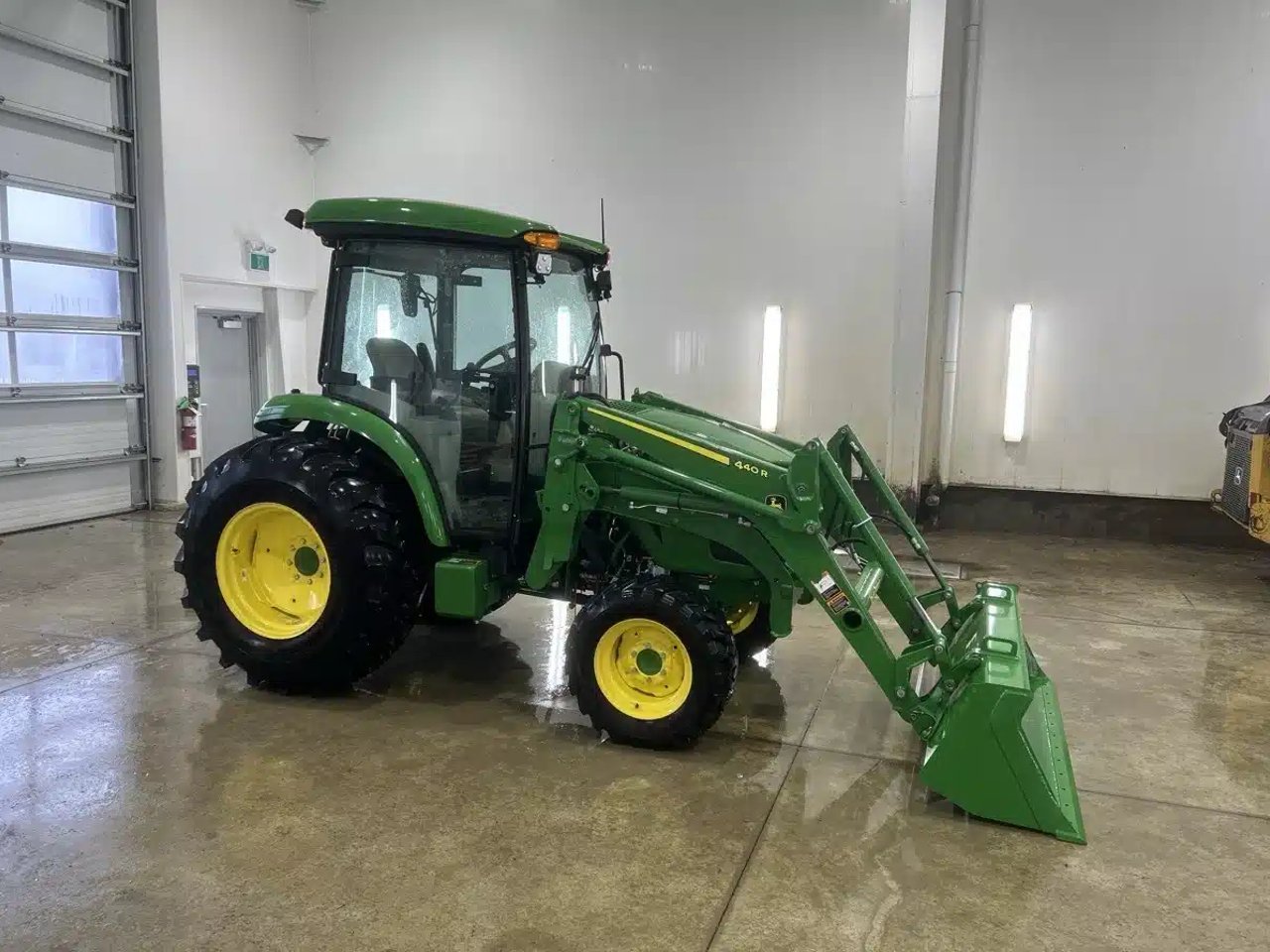 2023 John Deere 4066R Tracteur