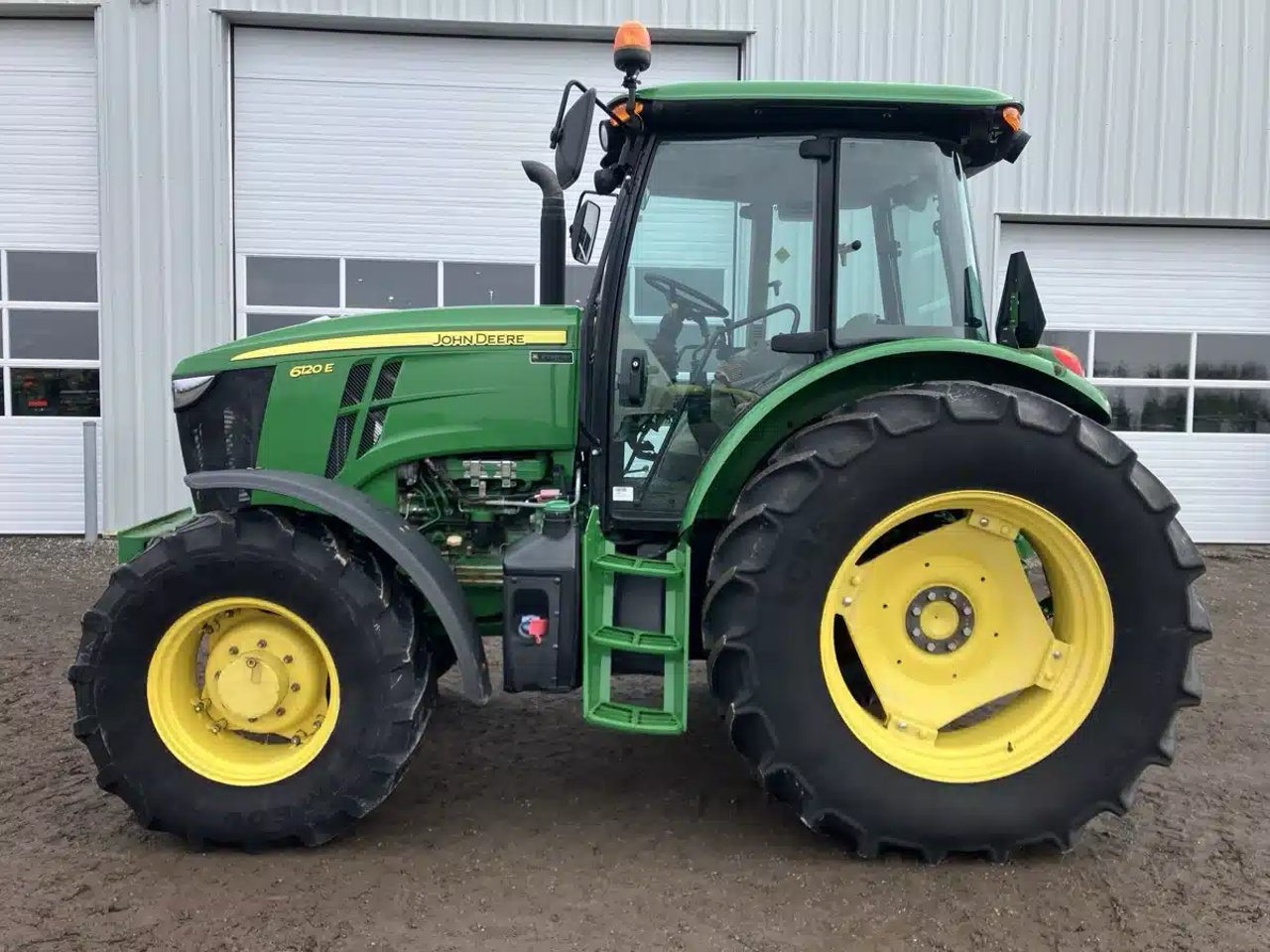 2020 John Deere 6120E Tracteur