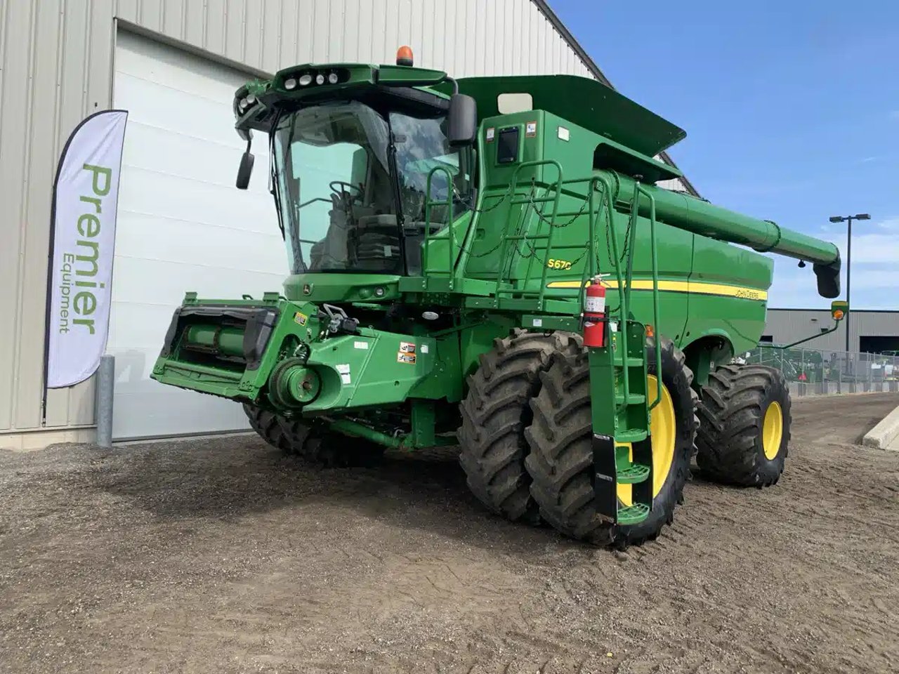 2014 John Deere S670 Batteuse